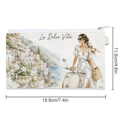 La Dolce Vita Kosmetiktasche – Italian Style: Dame in Sommerkleid neben Vespa, Zitronen und Küstenflair